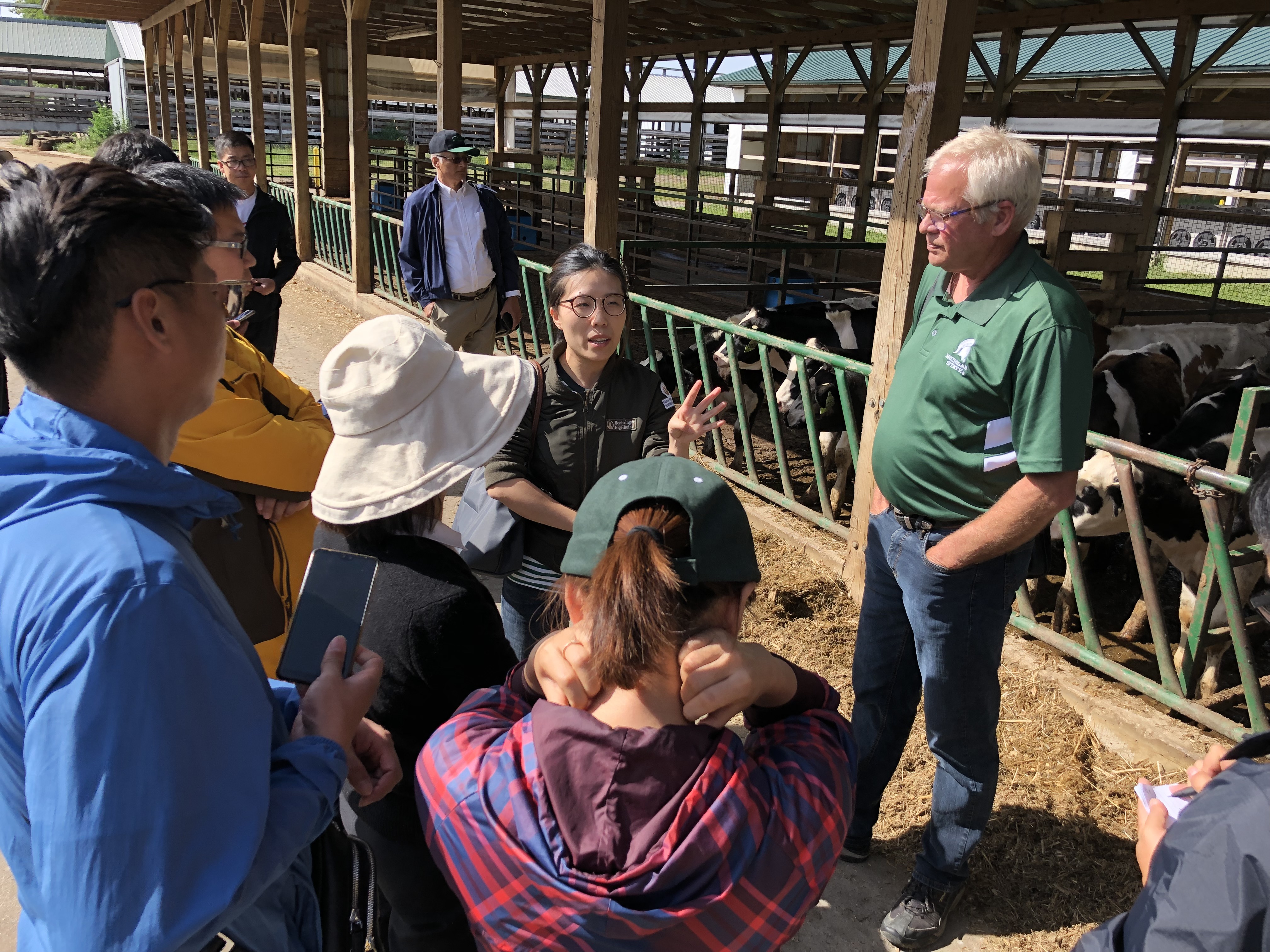 ANS Instructors talking about cows