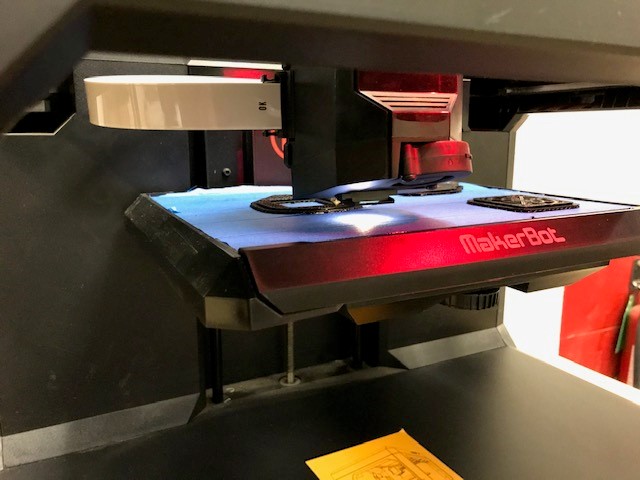 BAE-3D-printer-maskes-MakerBot