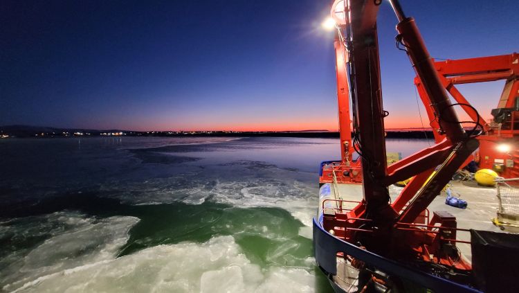 Research ship in Arctic sea heads through ice. Credit: Christina Goethel, University of Maryland Center for Environmental Sciences. Photo credit: Christina Goethel