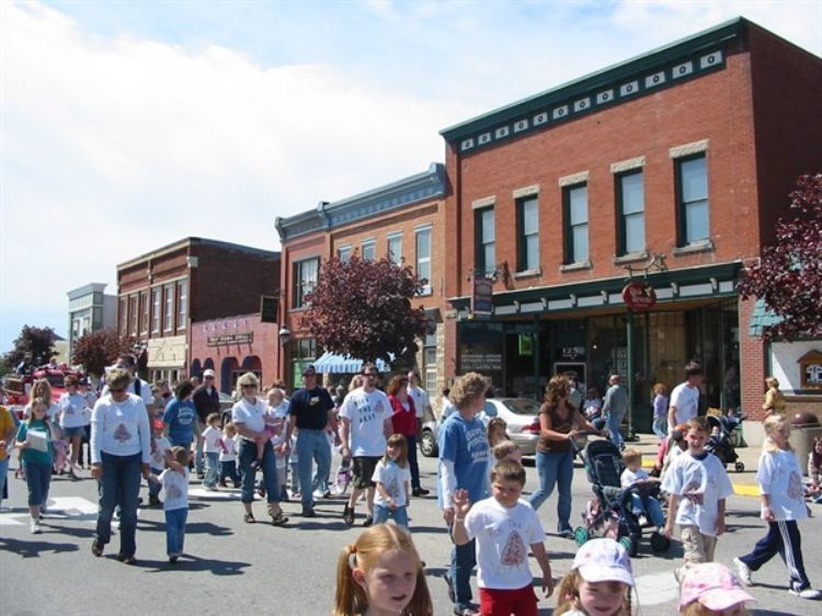 Downtown Boyne City; Photo credit: Michigan State Housing Development Authority (MSHDA)