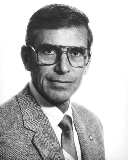 A headshot of Mr. Leipprandt.