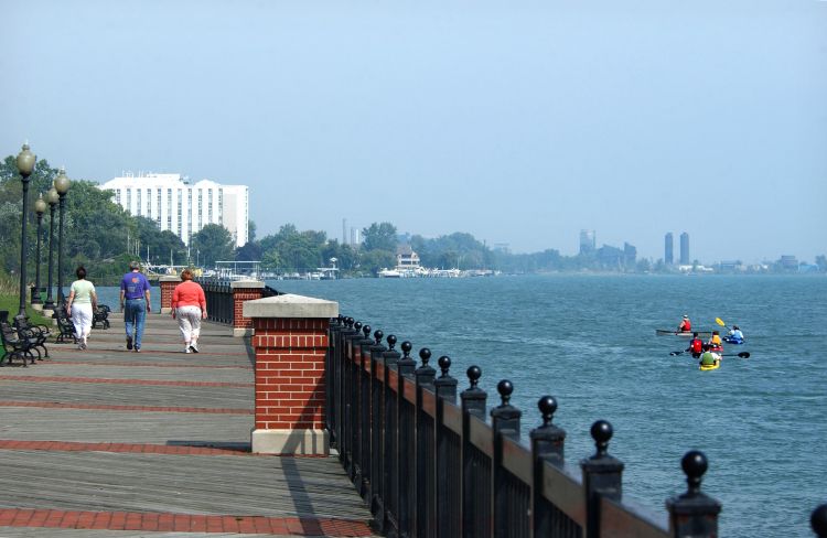 Kayakers coast along the Detroit River, near Elizabeth Park, at the Paddle by Your Refuge event in 2006. Todd Marsee | Michigan Sea Grant