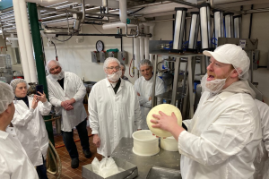 Award-winning cheesemakers to instruct cheese workshop