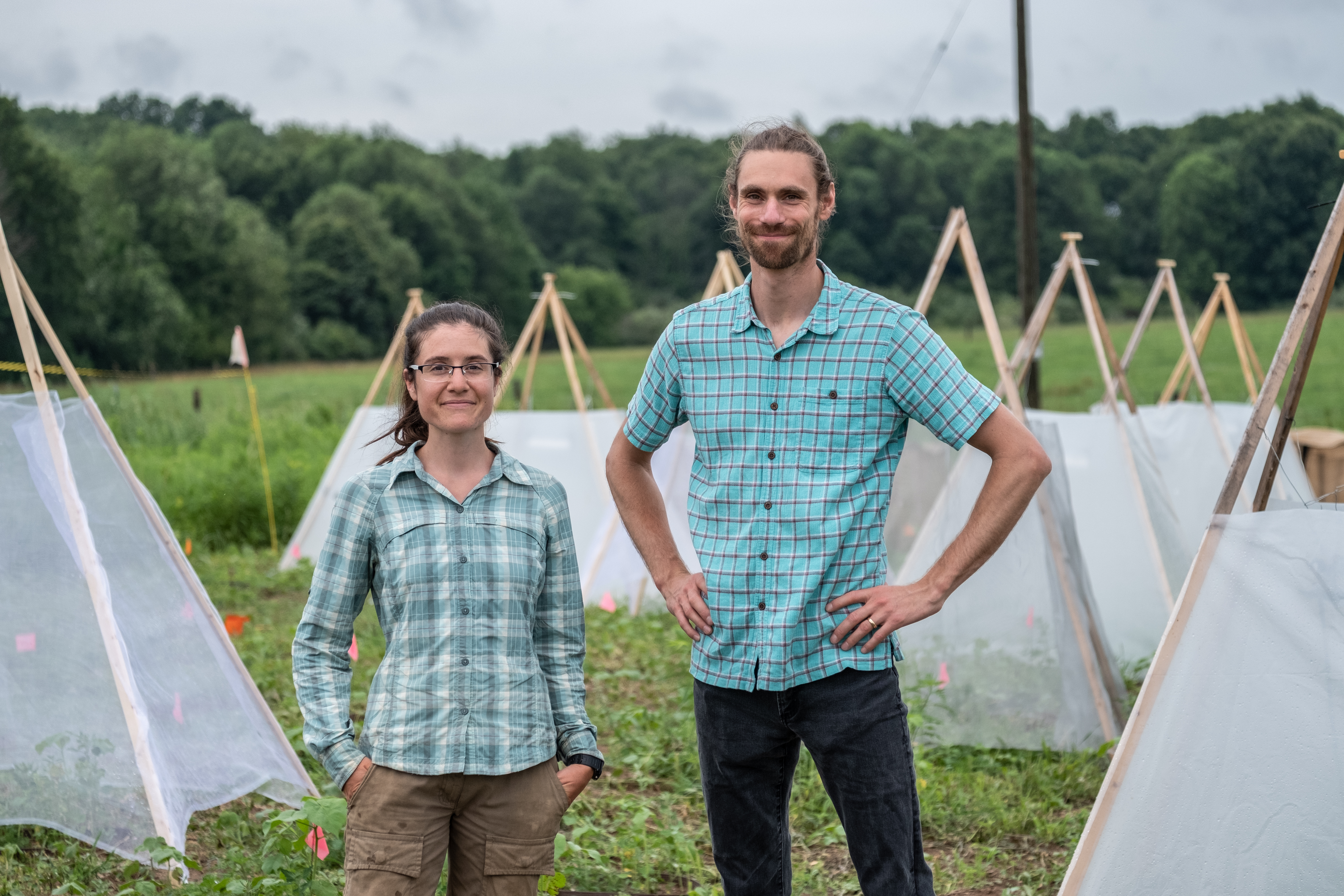 Elizeth Cinto Mejia and Will Wetzel in field