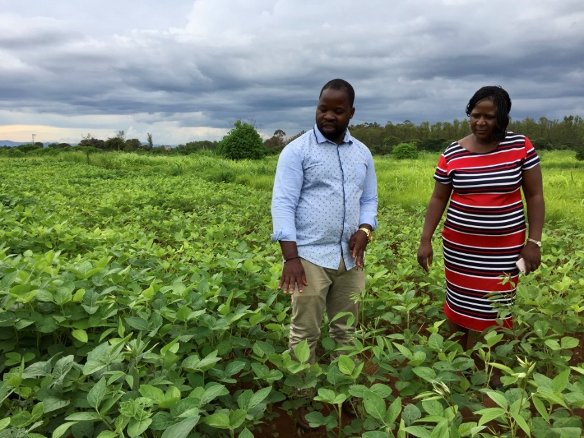 Dr. Wezi Mango teaching crop physiology in Malawi