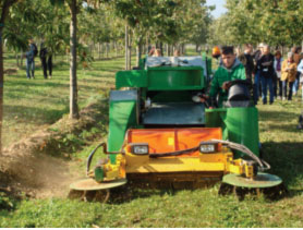 Self-propelled harvester